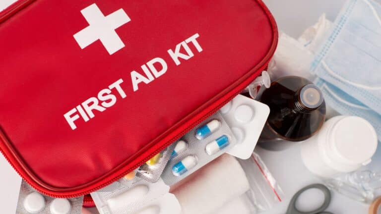 Osha First Aid Requirements OSHA First Aid Kit Requirements: A Workplace Guide - Hr Simple